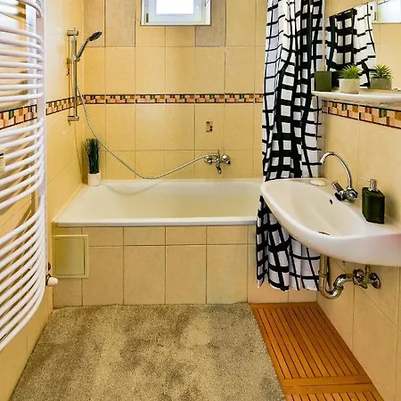 Agora Apartman 아파트 *
